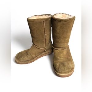 BEARPAW tan boots